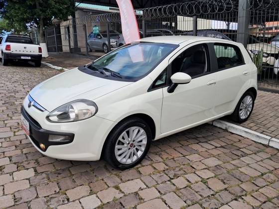 FIAT PUNTO 1.6 ESSENCE 16V FLEX 4P MANUAL